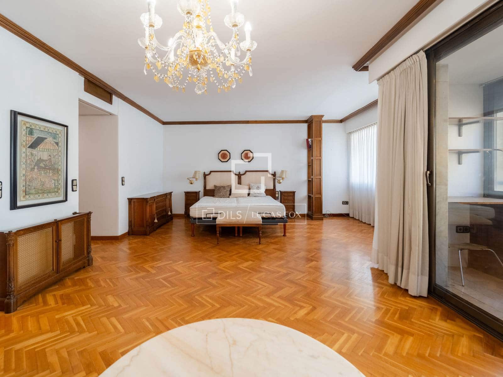 5 bedroom Apartment for sale in Valencia city with garage - € 2,100,000 (Ref: 9737267)