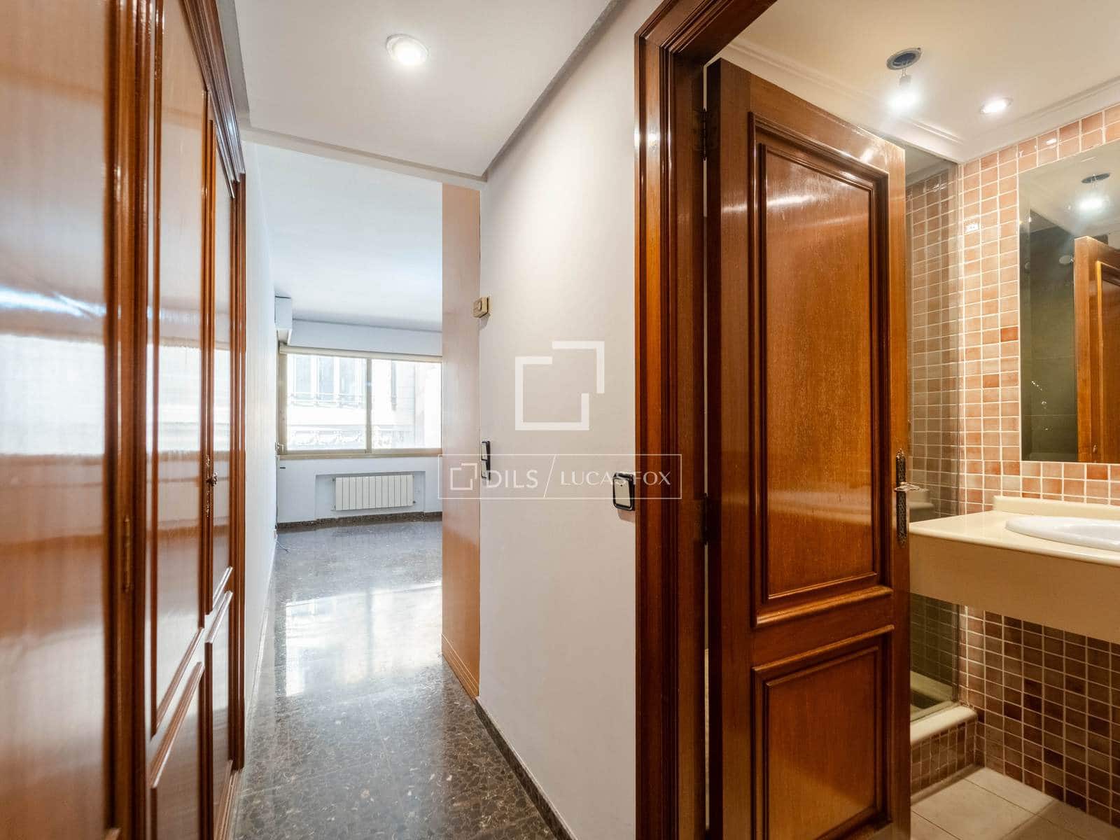 5 bedroom Apartment for sale in Valencia city with garage - € 2,100,000 (Ref: 9737267)