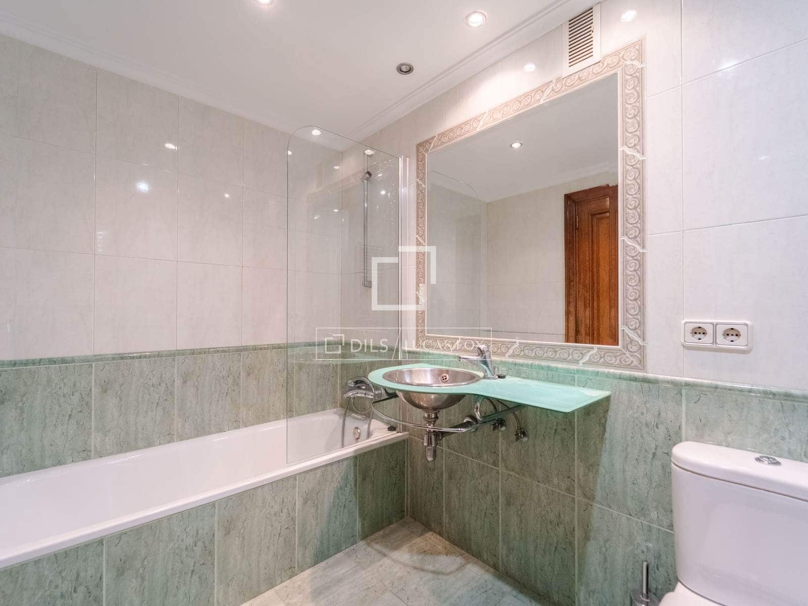 5 bedroom Apartment for sale in Valencia city with garage - € 2,100,000 (Ref: 9737267)