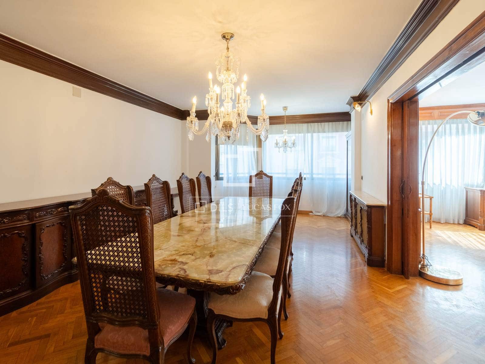 5 bedroom Apartment for sale in Valencia city with garage - € 2,100,000 (Ref: 9737267)