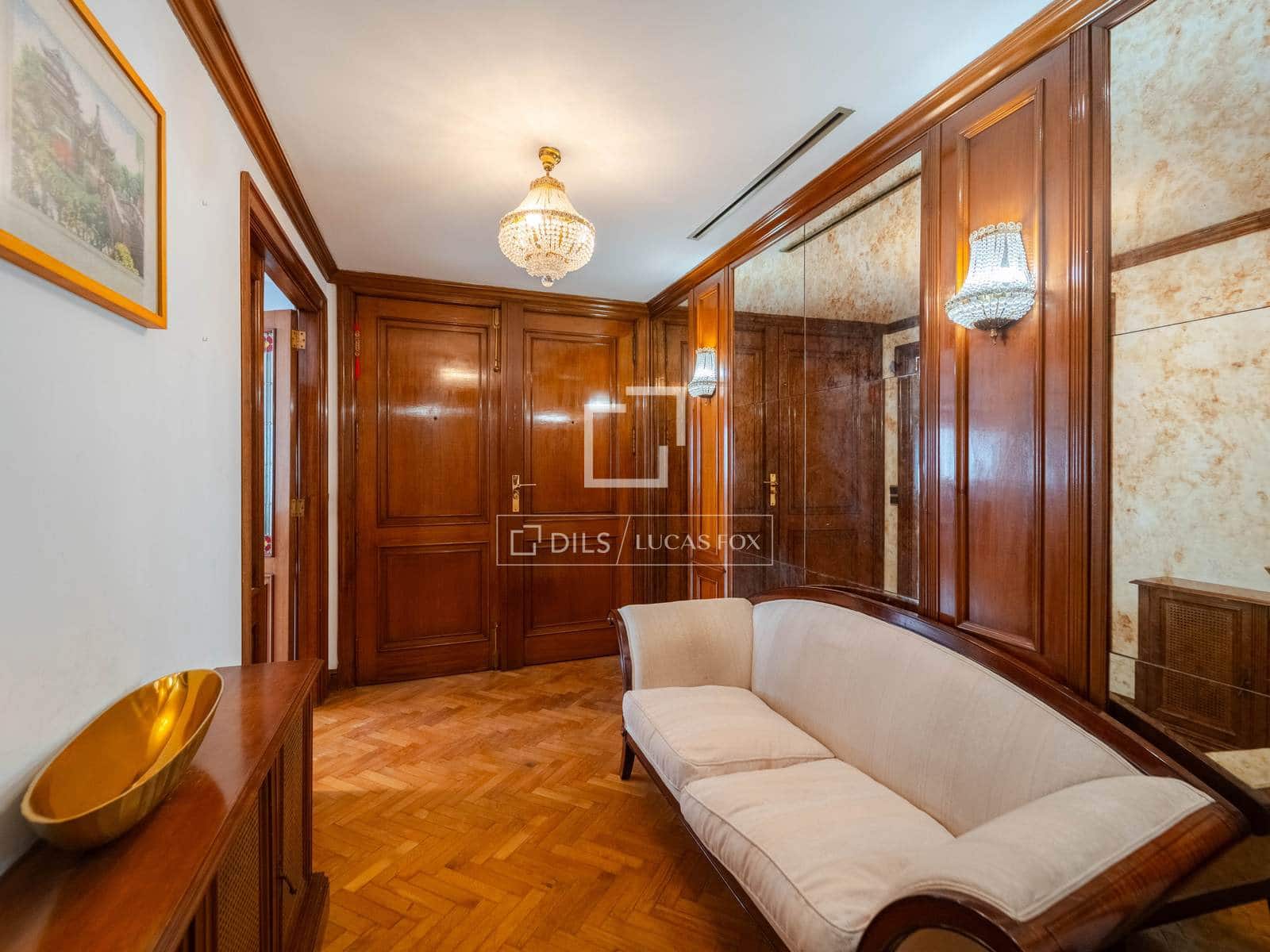 5 bedroom Apartment for sale in Valencia city with garage - € 2,100,000 (Ref: 9737267)