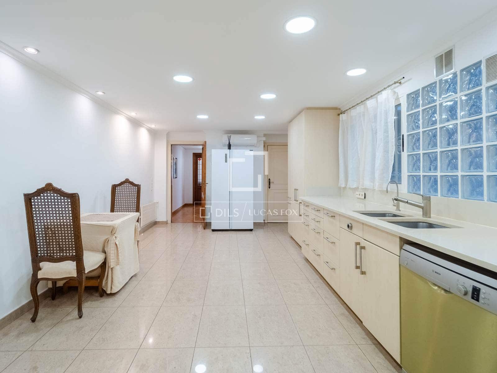 5 bedroom Apartment for sale in Valencia city with garage - € 2,100,000 (Ref: 9737267)