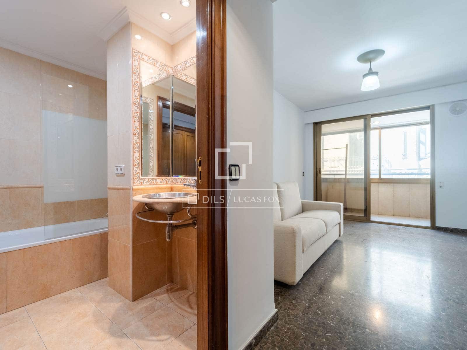 5 bedroom Apartment for sale in Valencia city with garage - € 2,100,000 (Ref: 9737267)