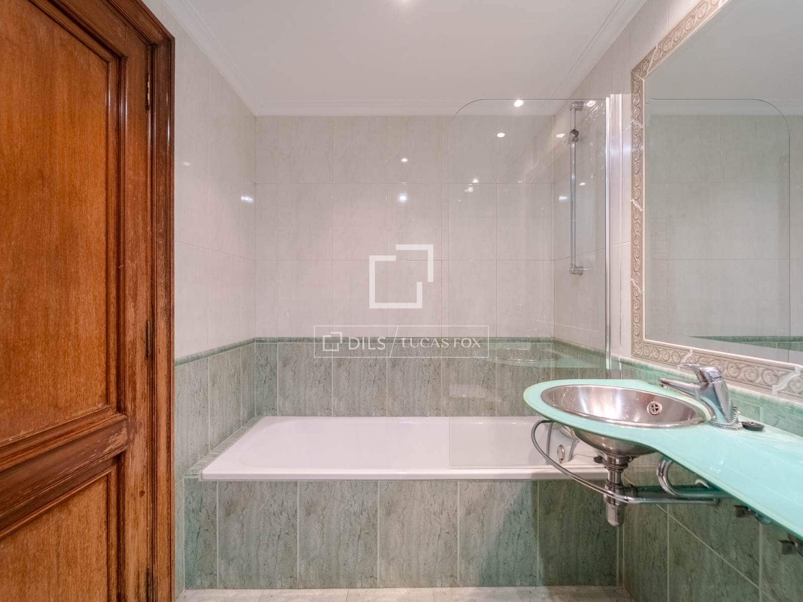 5 bedroom Apartment for sale in Valencia city with garage - € 2,100,000 (Ref: 9737267)