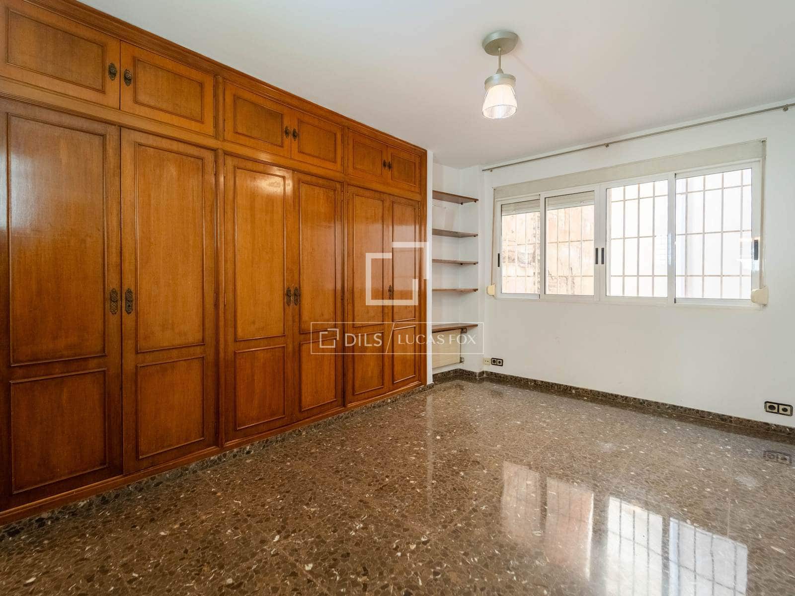 5 bedroom Apartment for sale in Valencia city with garage - € 2,100,000 (Ref: 9737267)