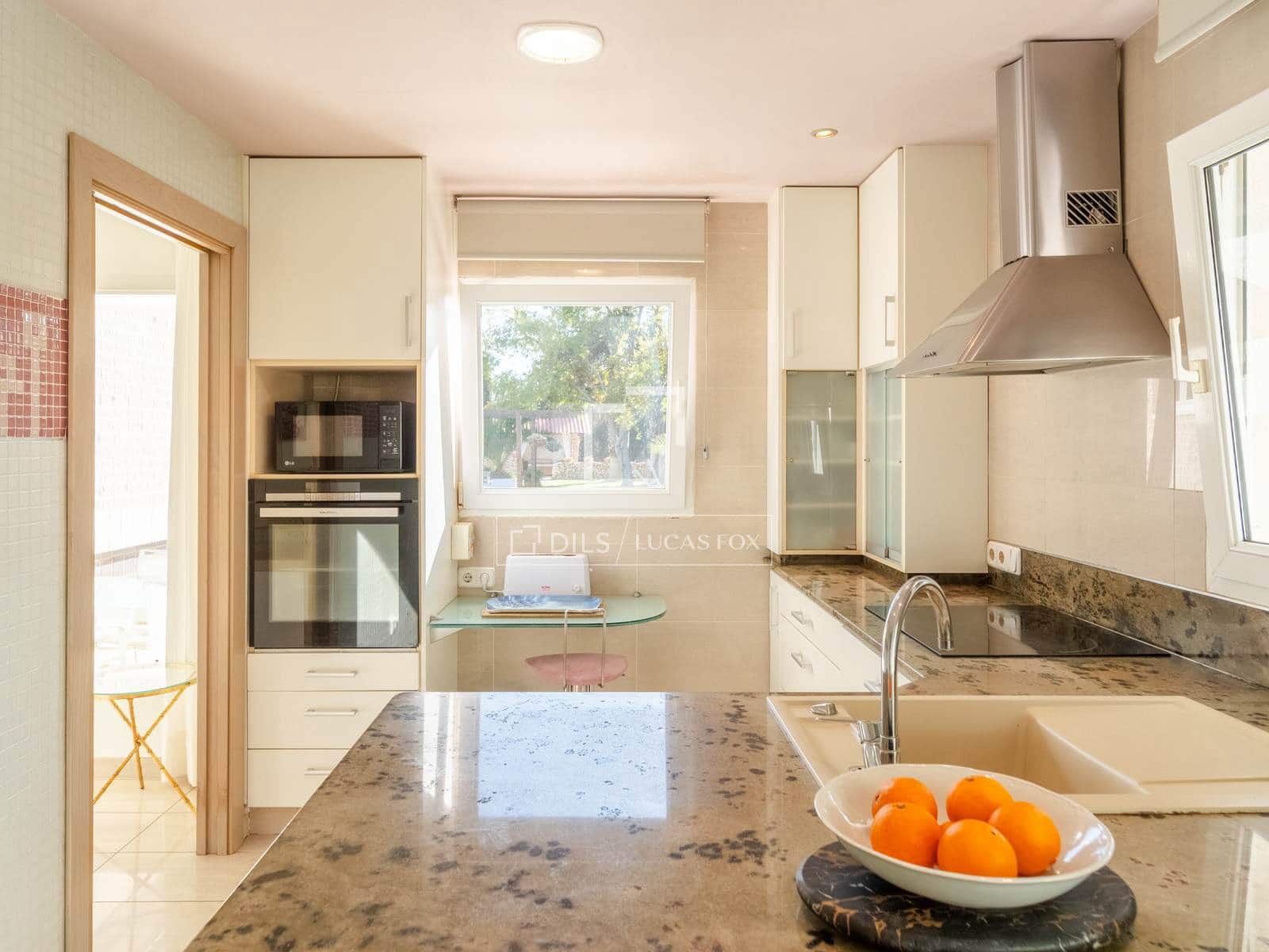 5 sypialnia Willa na sprzedaż w La Pobla de Vallbona z basenem - 925 000 € (Ref: 9739115)