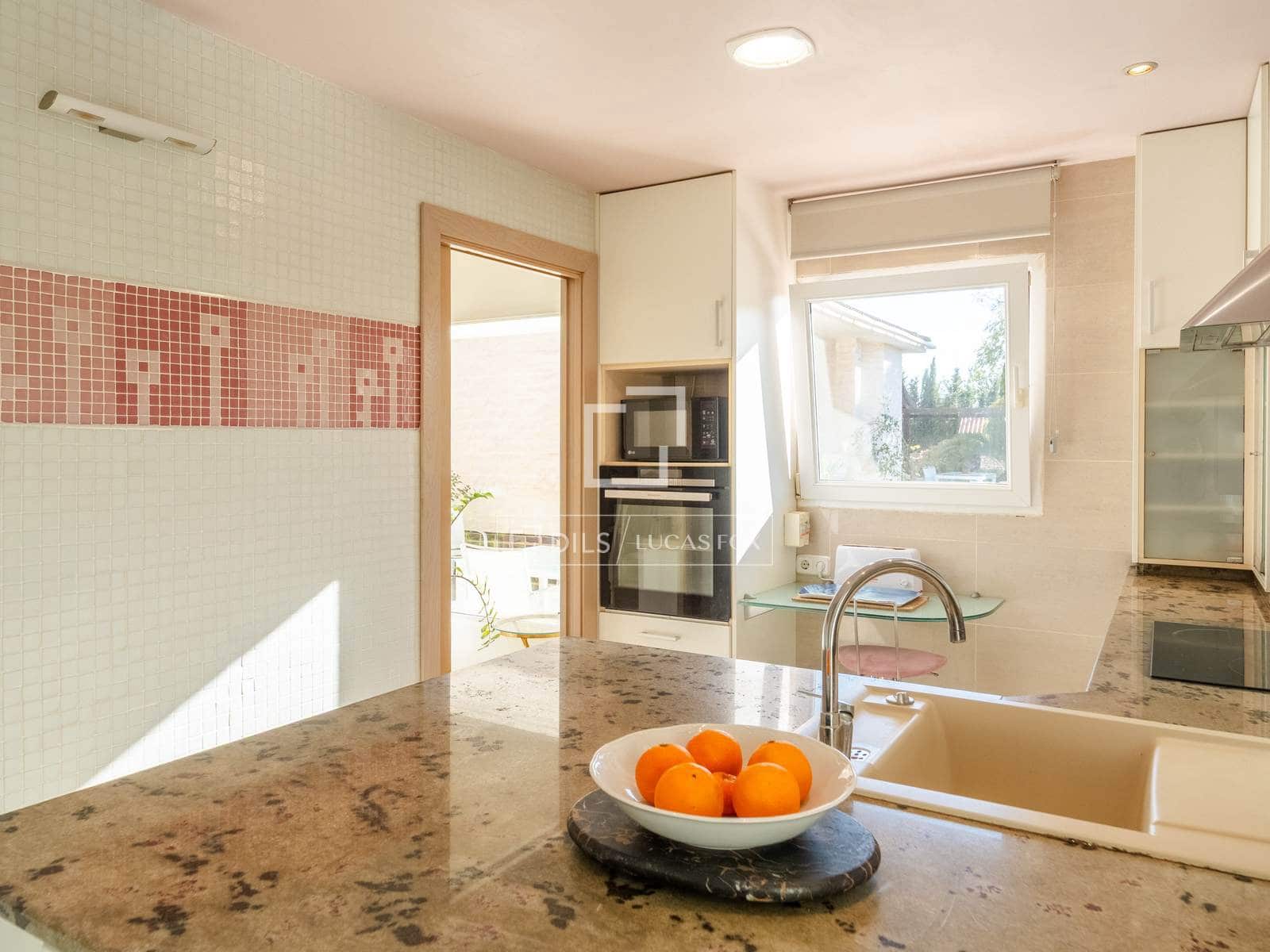 5 sypialnia Willa na sprzedaż w La Pobla de Vallbona z basenem - 925 000 € (Ref: 9739115)