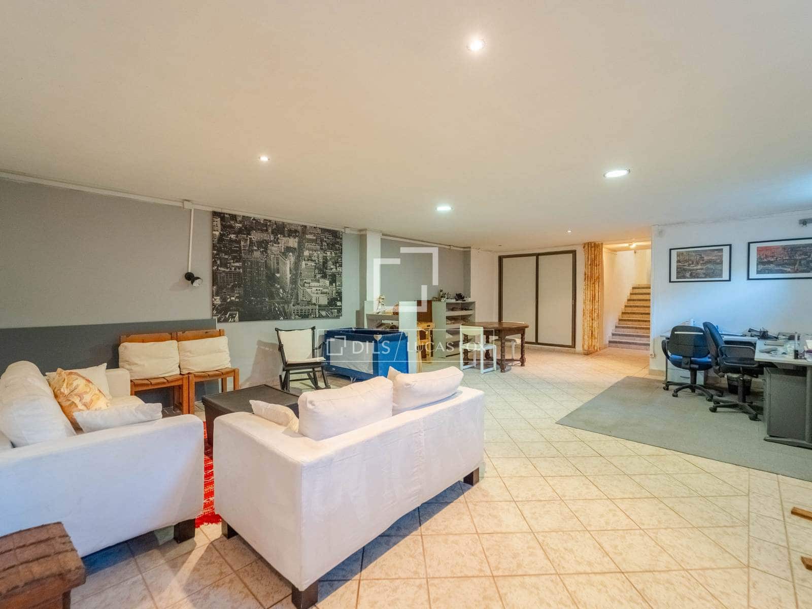 5 sypialnia Willa na sprzedaż w La Pobla de Vallbona z basenem - 925 000 € (Ref: 9739115)