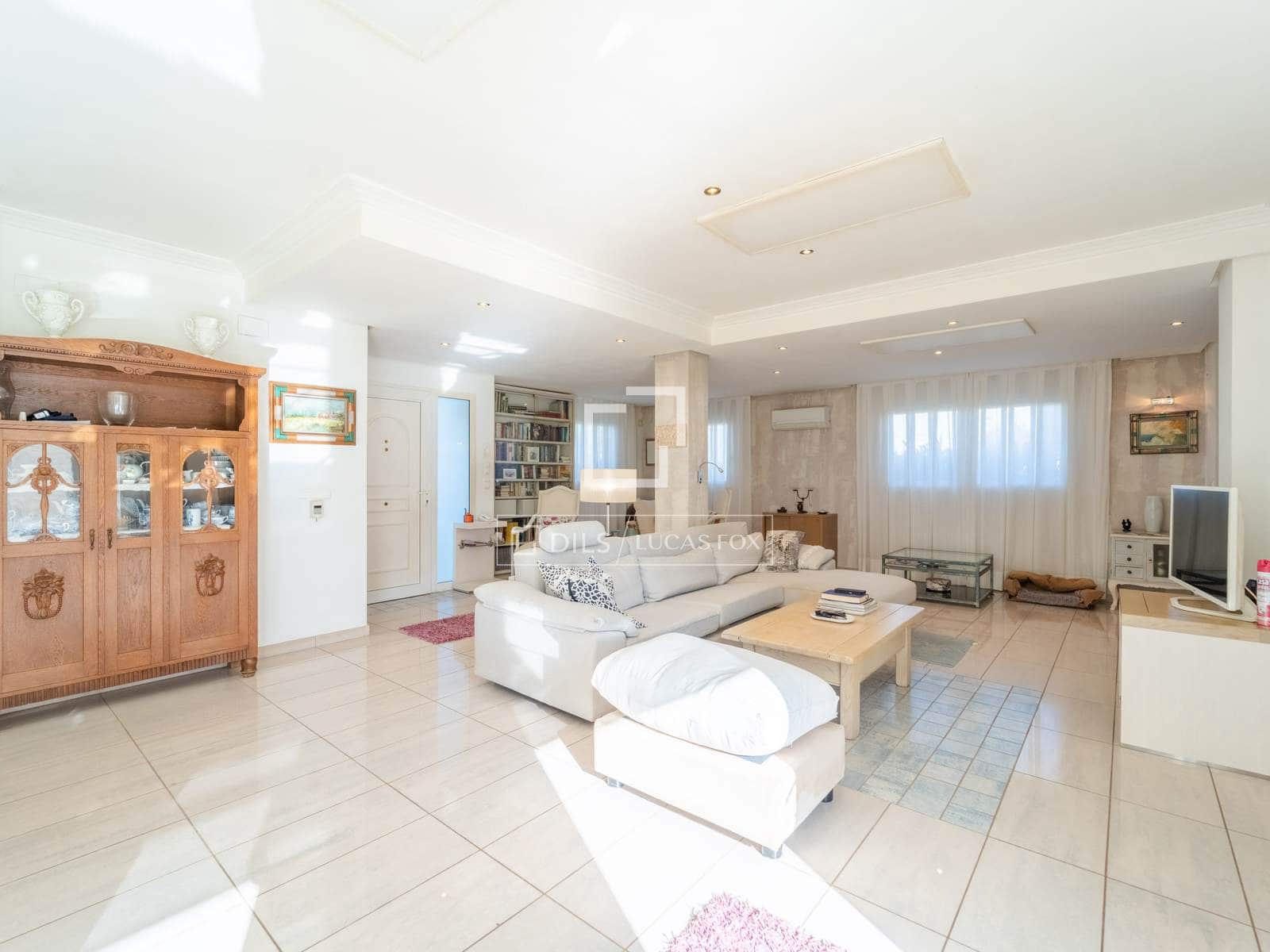 5 sypialnia Willa na sprzedaż w La Pobla de Vallbona z basenem - 925 000 € (Ref: 9739115)