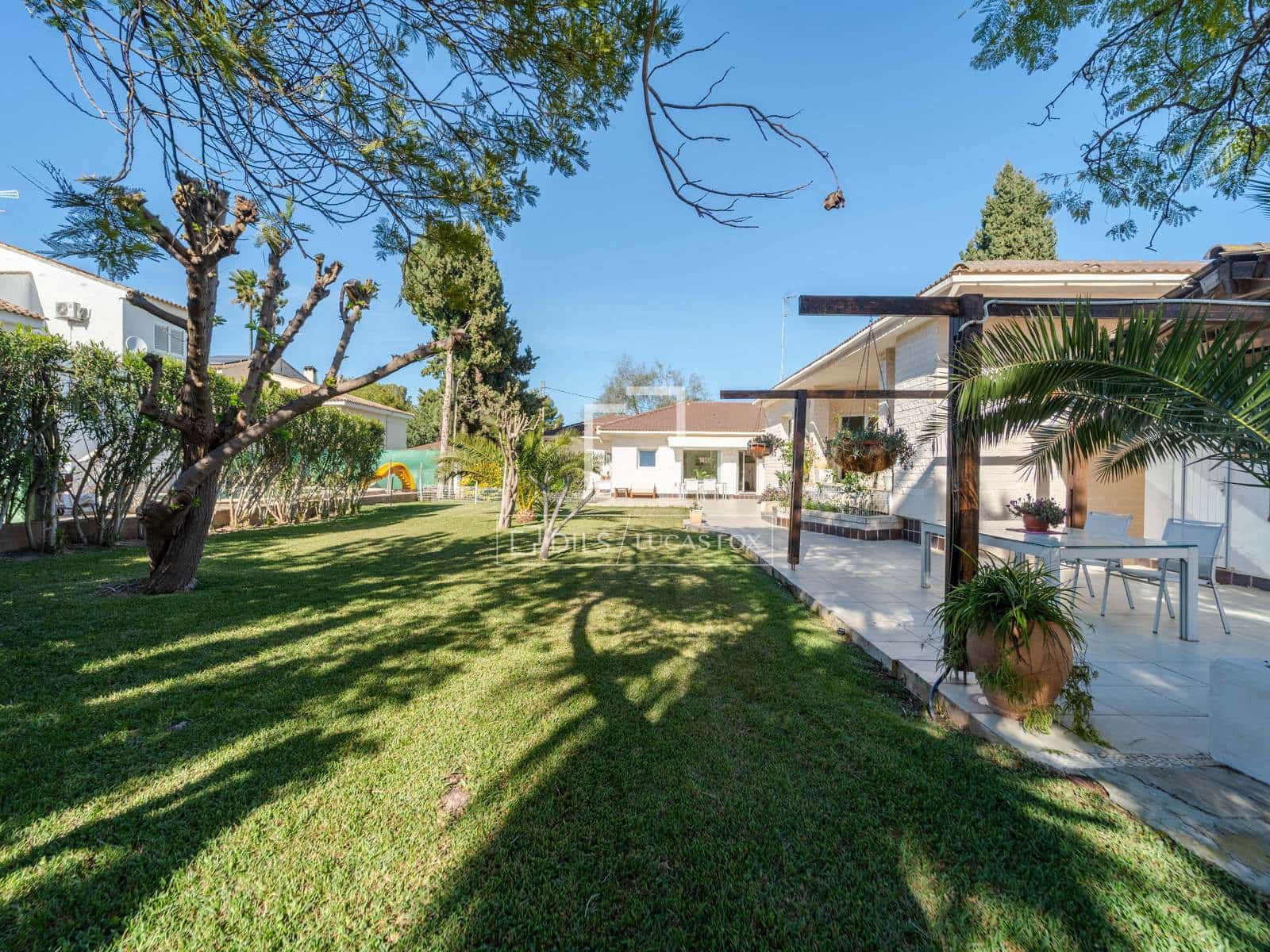 5 sypialnia Willa na sprzedaż w La Pobla de Vallbona z basenem - 925 000 € (Ref: 9739115)