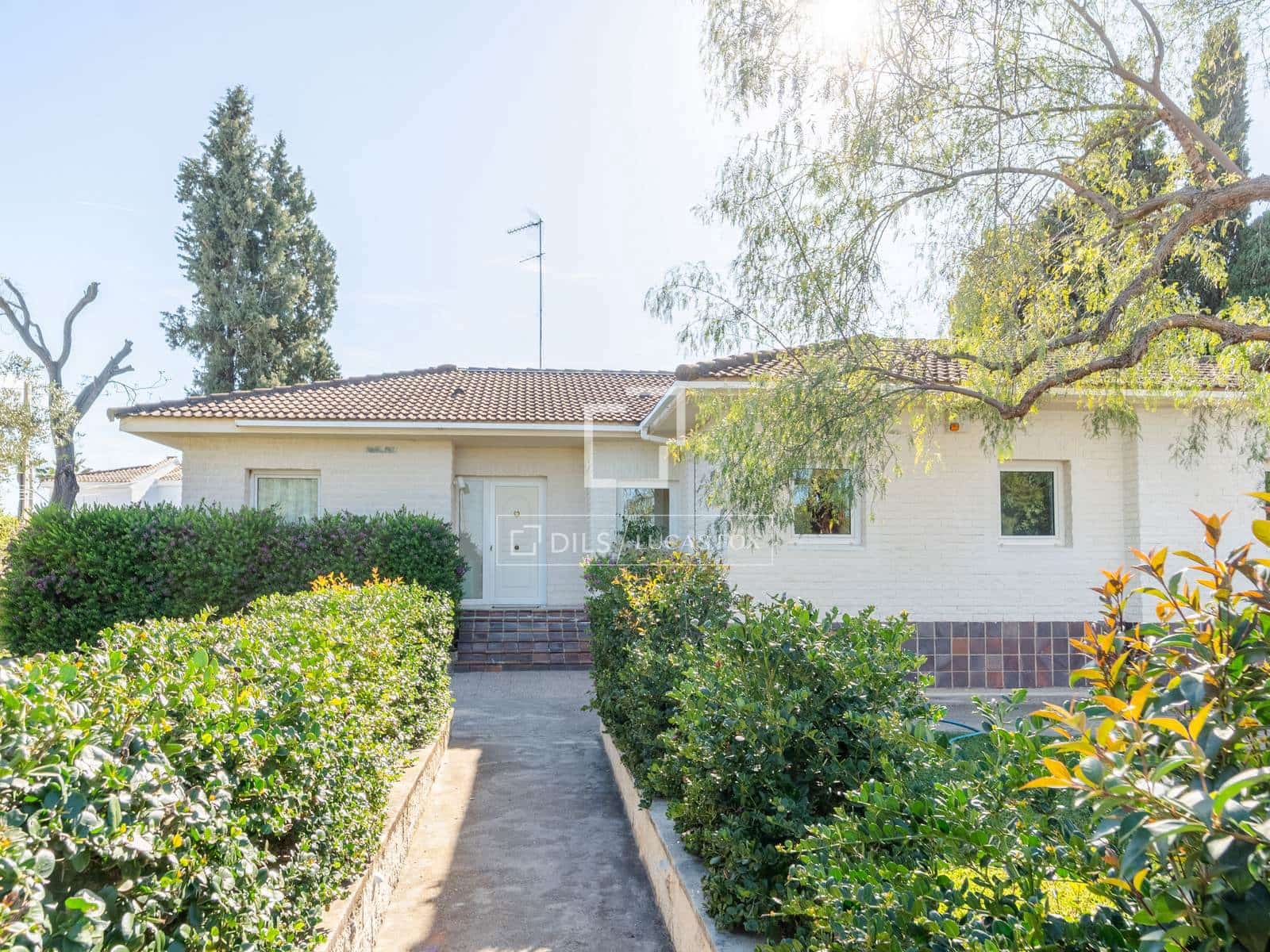 5 sypialnia Willa na sprzedaż w La Pobla de Vallbona z basenem - 925 000 € (Ref: 9739115)