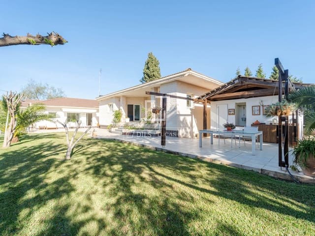 5 sypialnia Willa na sprzedaż w La Pobla de Vallbona z basenem - 925 000 € (Ref: 9739115)