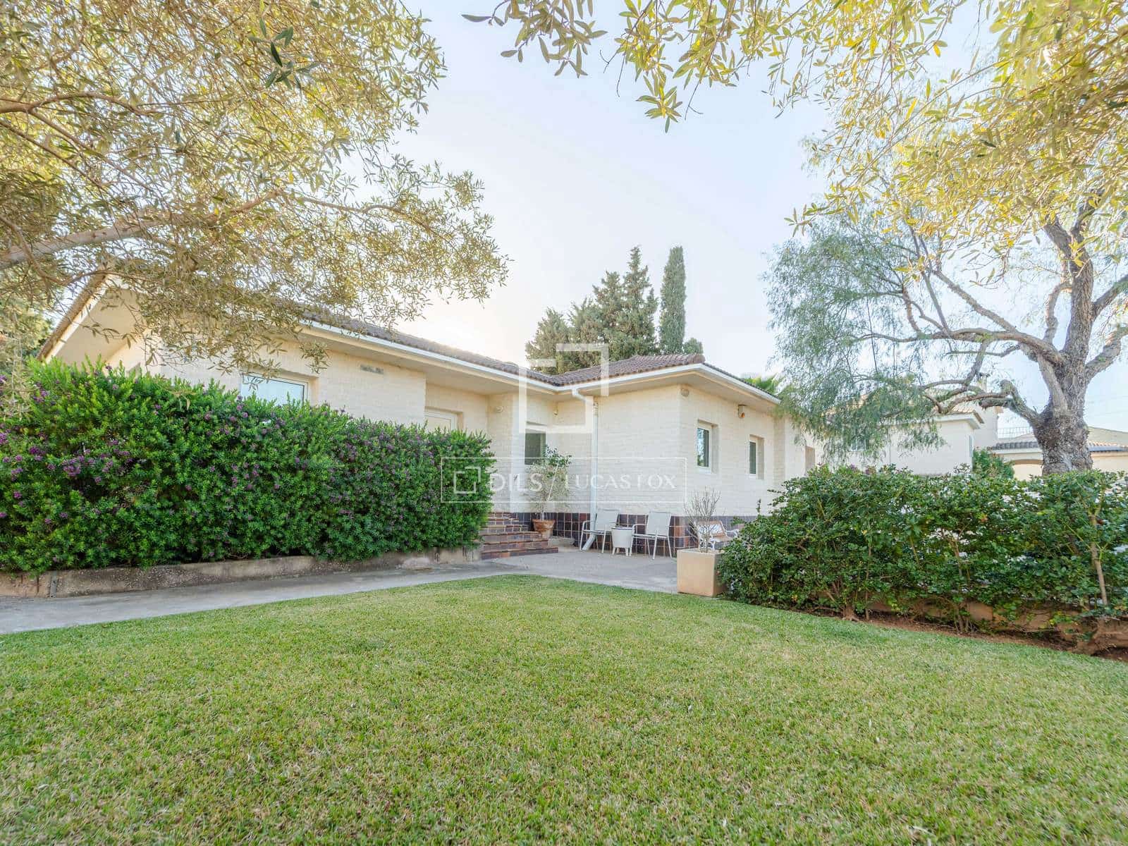 5 sypialnia Willa na sprzedaż w La Pobla de Vallbona z basenem - 925 000 € (Ref: 9739115)