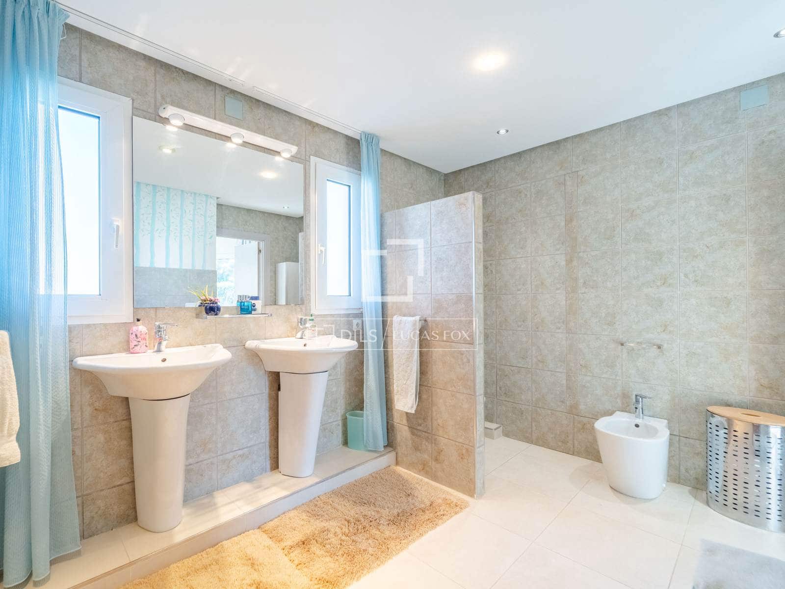 5 sypialnia Willa na sprzedaż w La Pobla de Vallbona z basenem - 925 000 € (Ref: 9739115)