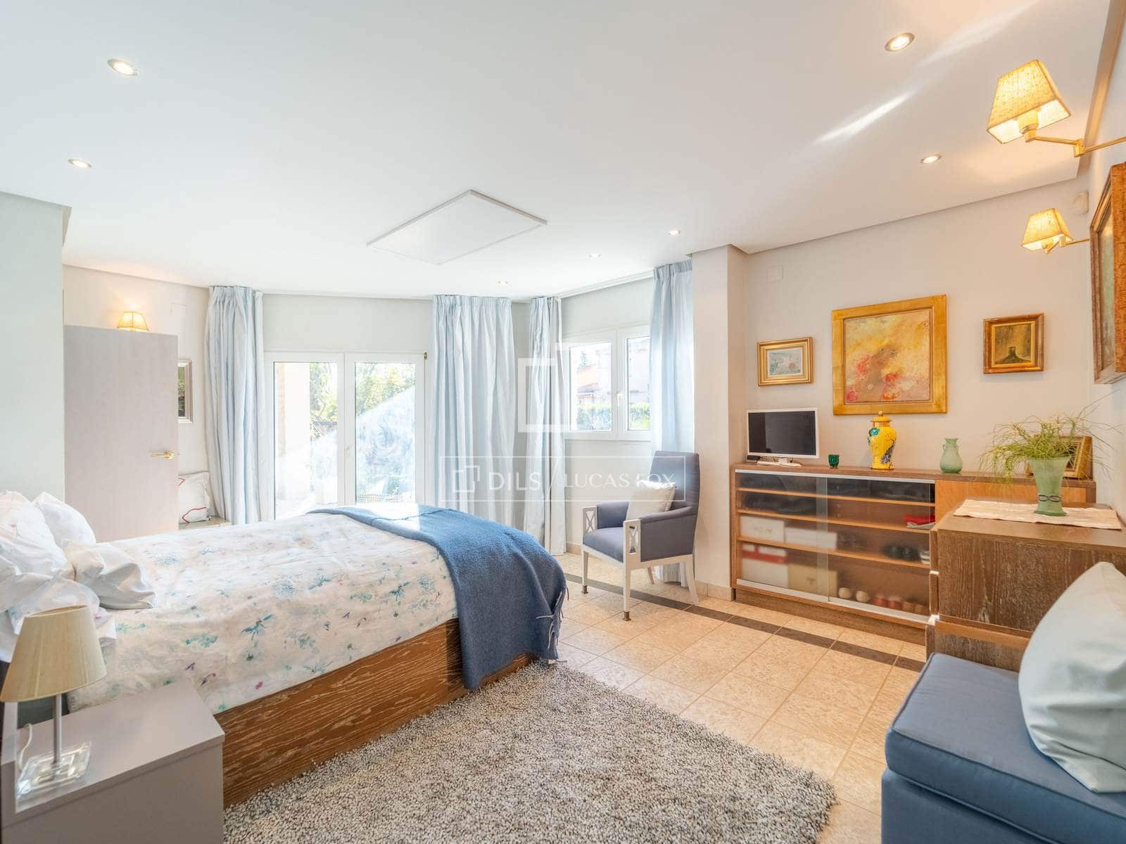 5 sypialnia Willa na sprzedaż w La Pobla de Vallbona z basenem - 925 000 € (Ref: 9739115)