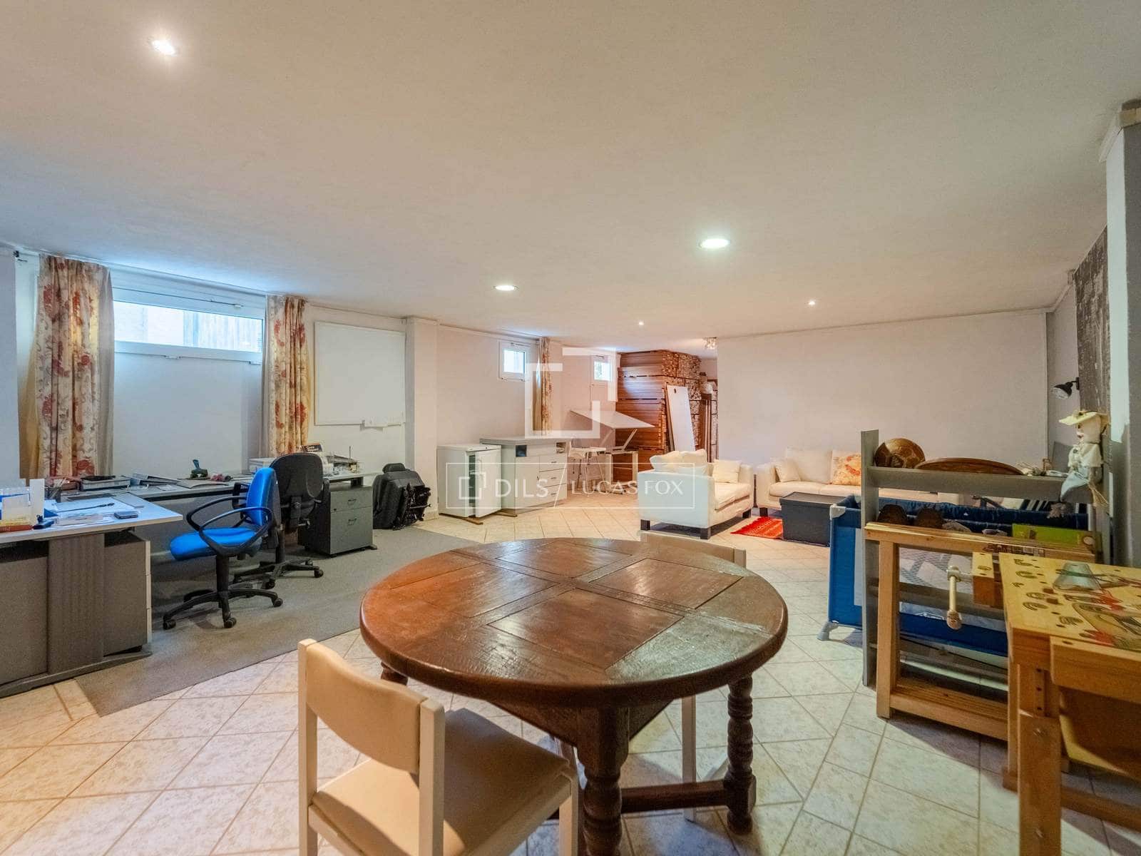 5 sypialnia Willa na sprzedaż w La Pobla de Vallbona z basenem - 925 000 € (Ref: 9739115)