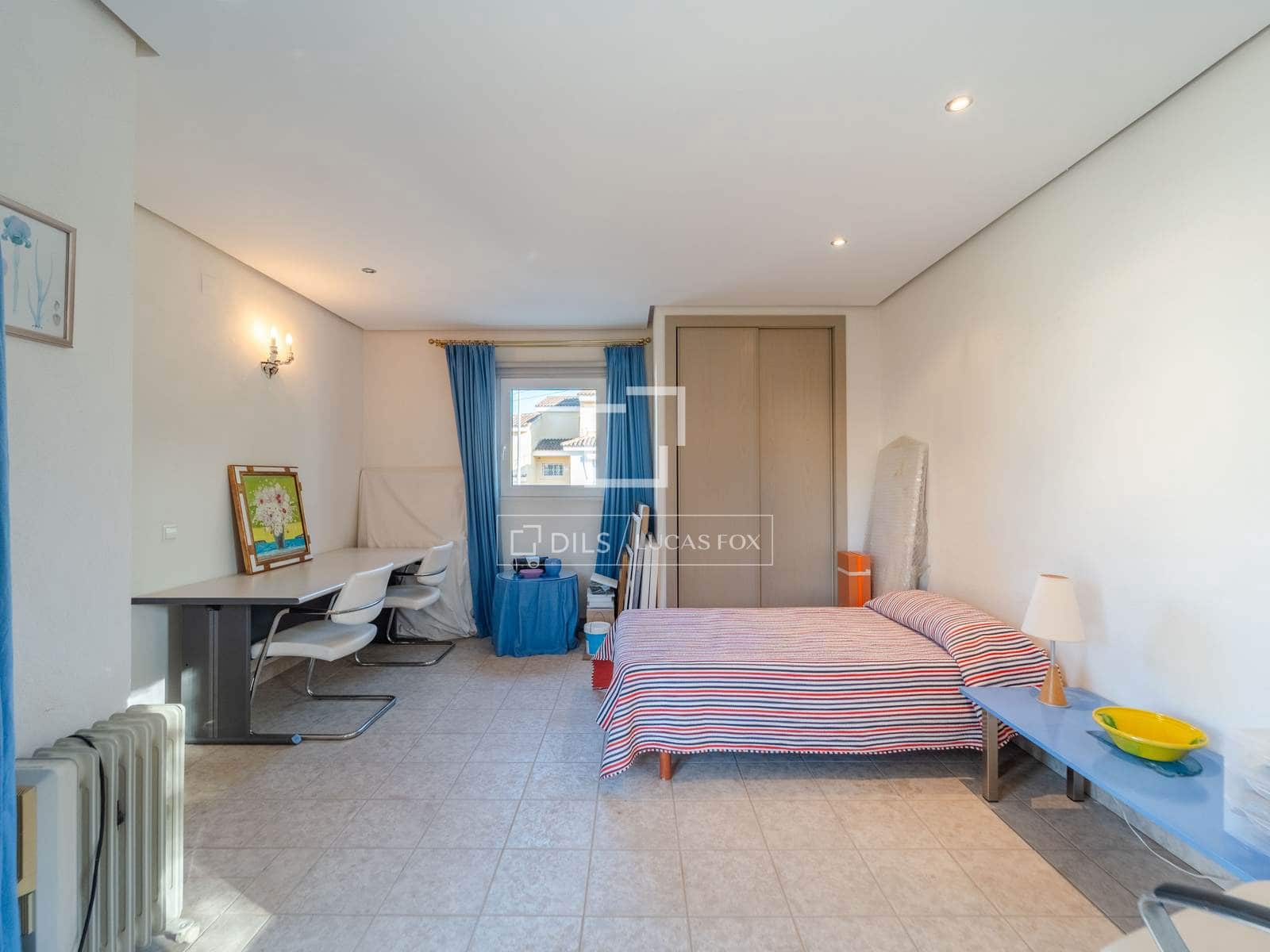 5 sypialnia Willa na sprzedaż w La Pobla de Vallbona z basenem - 925 000 € (Ref: 9739115)