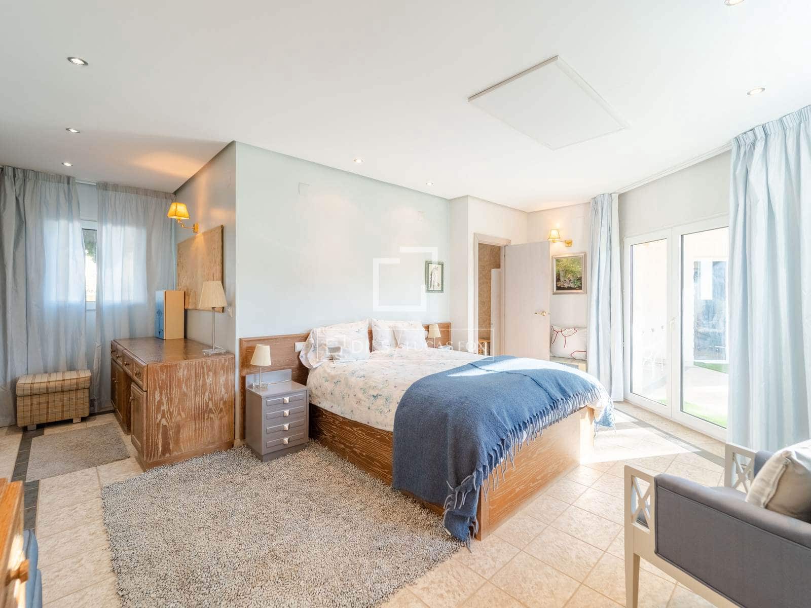 5 sypialnia Willa na sprzedaż w La Pobla de Vallbona z basenem - 925 000 € (Ref: 9739115)