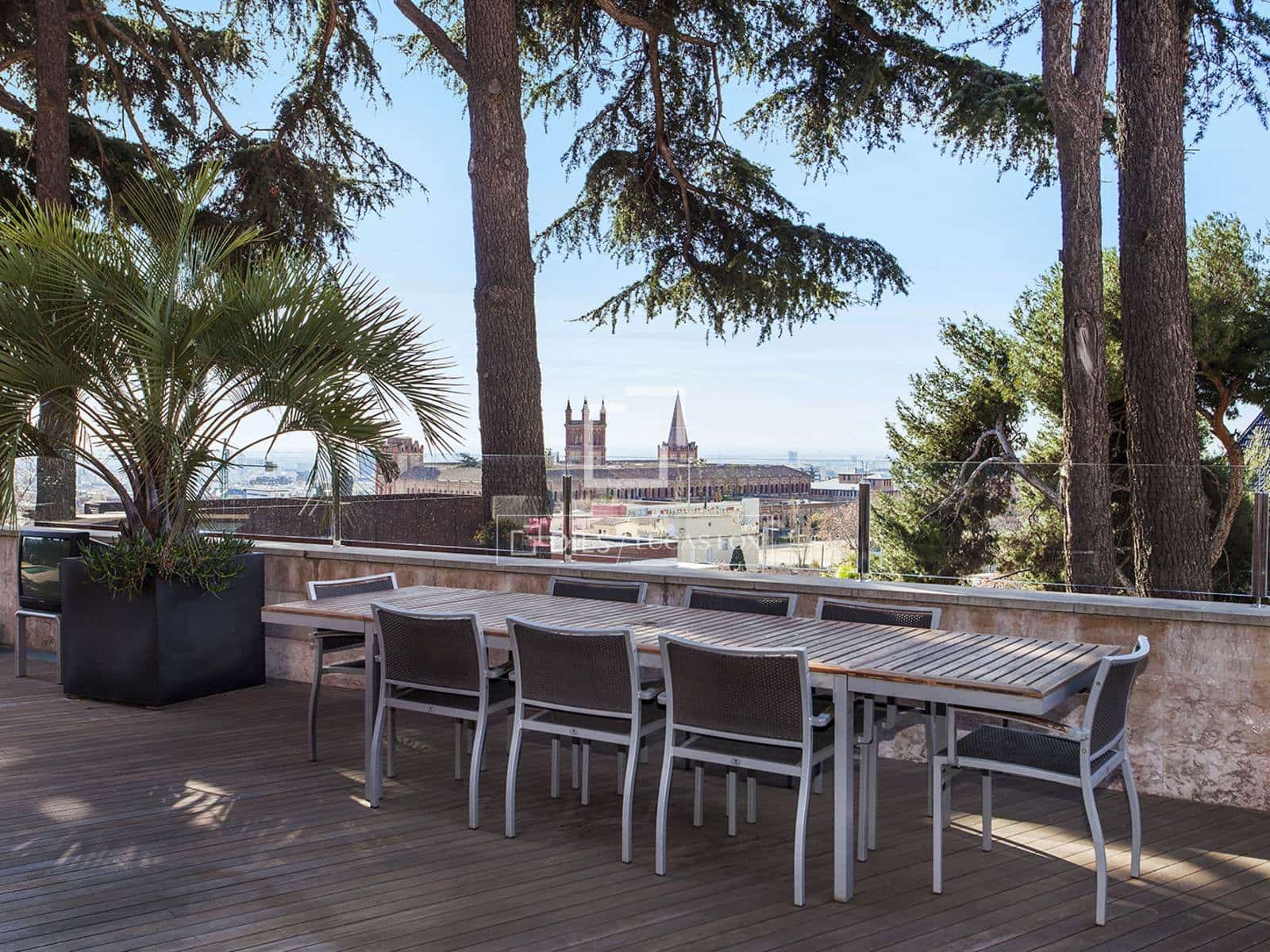 6 slaapkamer Villa te huur in Barcelona stad met zwembad garage - € 9.900 (Ref: 9739239)