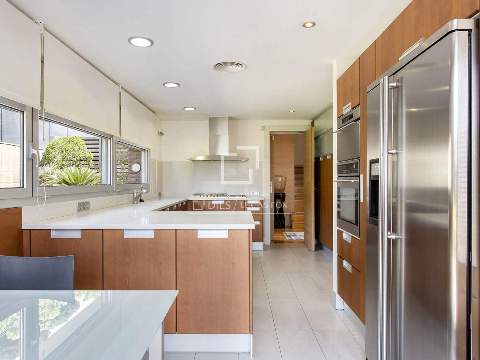 6 slaapkamer Villa te huur in Barcelona stad met zwembad garage - € 9.900 (Ref: 9739239)