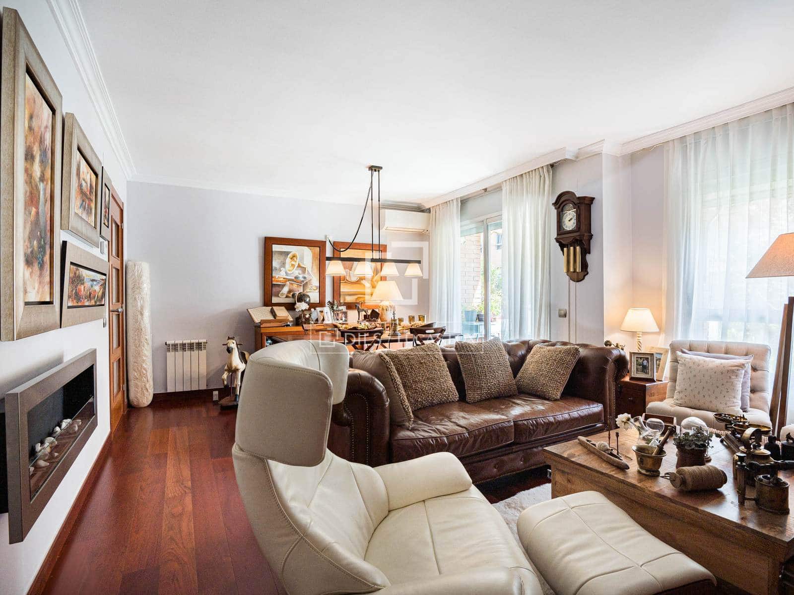 Apartamento de 3 habitaciones en Sant Cugat del Vallès en venta con piscina garaje - 595.000 € (Ref: 9740071)