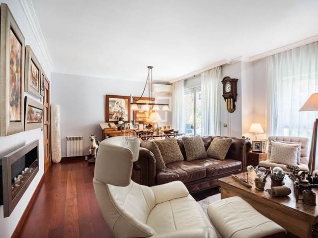 Apartamento de 3 habitaciones en Sant Cugat del Vallès en venta con piscina garaje - 595.000 € (Ref: 9740071)