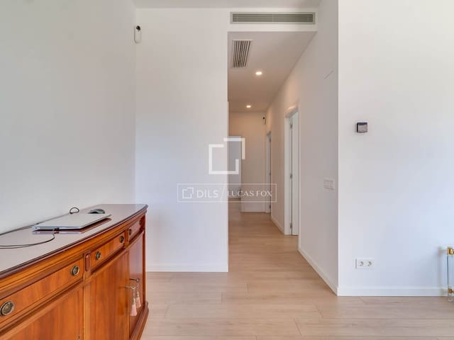 3 slaapkamer Appartement te koop in L'Hospitalet de Llobregat met zwembad garage - € 455.000 (Ref: 9740459)