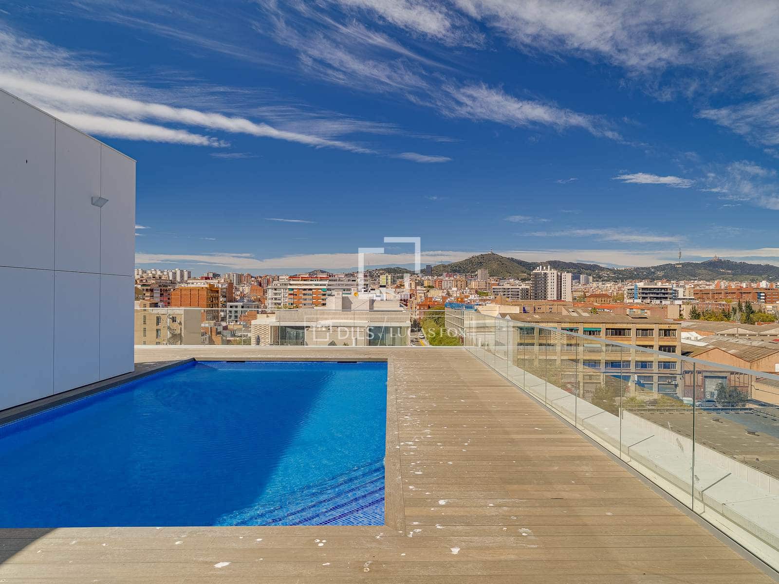 Apartamento de 3 habitaciones en L'Hospitalet de Llobregat en venta con piscina garaje - 455.000 € (Ref: 9740459)