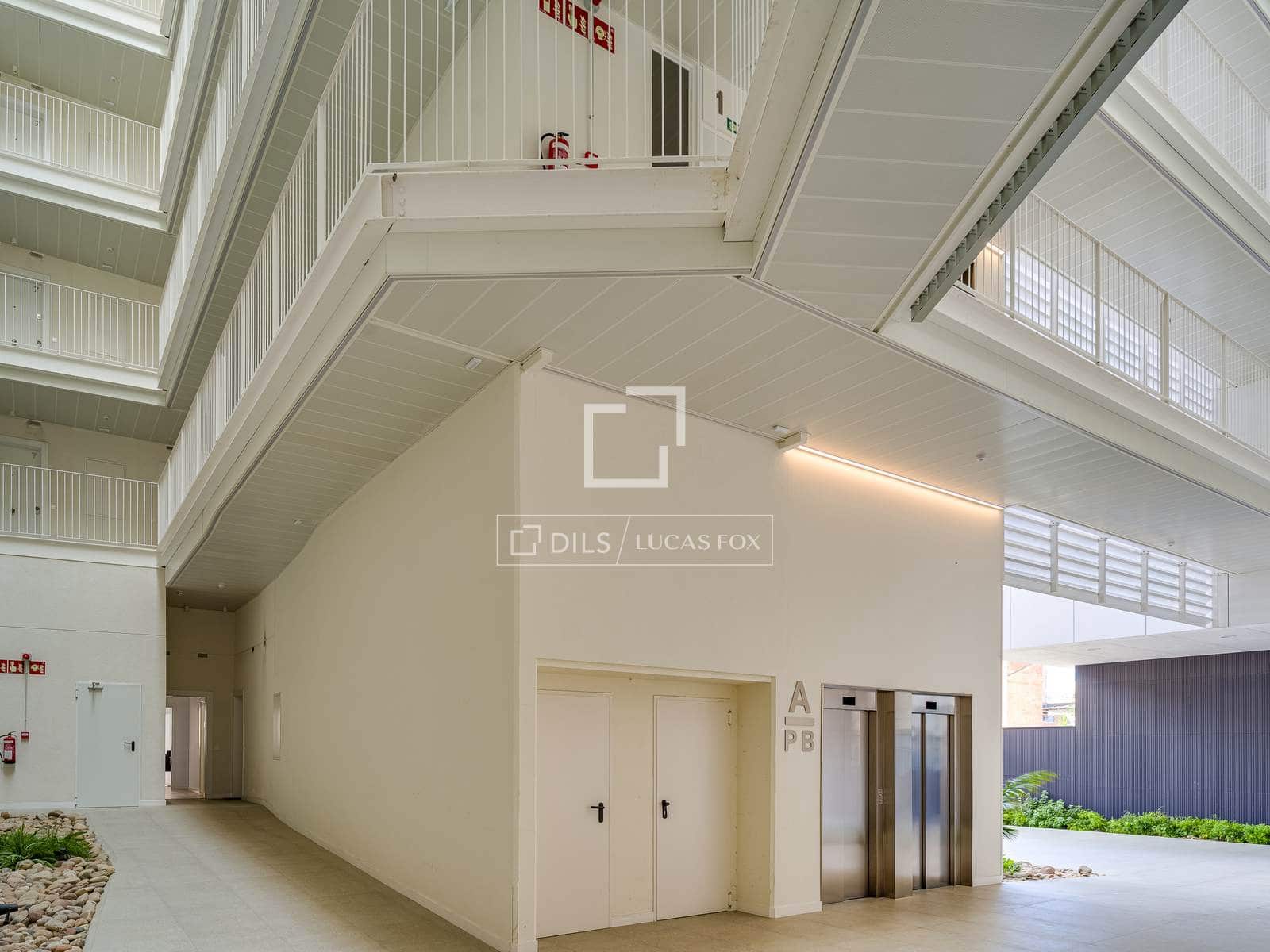 Apartamento de 3 habitaciones en L'Hospitalet de Llobregat en venta con piscina garaje - 455.000 € (Ref: 9740459)