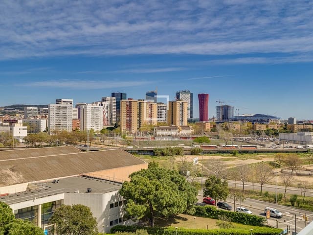 Apartamento de 3 habitaciones en L'Hospitalet de Llobregat en venta con piscina garaje - 455.000 € (Ref: 9740459)