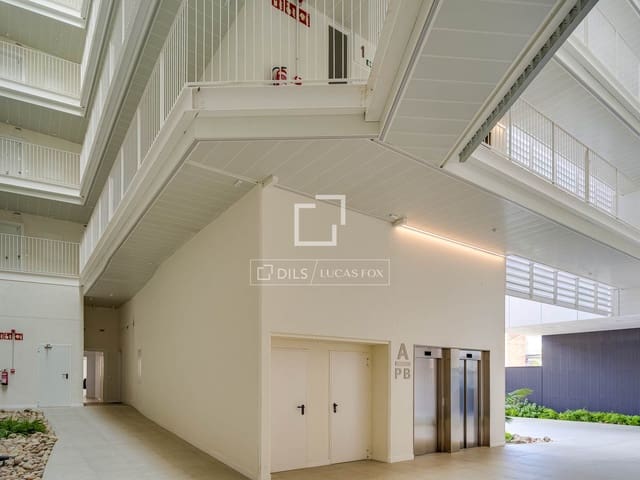 Apartamento de 3 habitaciones en L'Hospitalet de Llobregat en venta con piscina garaje - 455.000 € (Ref: 9740459)