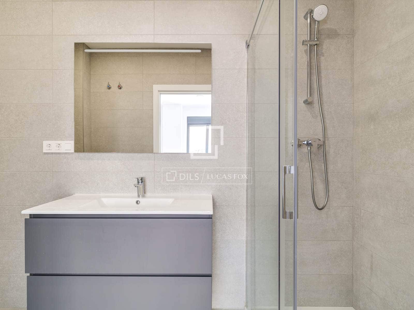 Apartamento de 3 habitaciones en L'Hospitalet de Llobregat en venta con piscina garaje - 455.000 € (Ref: 9740459)