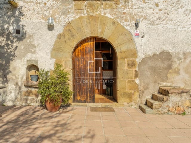 12 soveværelse Finca/Landehus til salg i Anglès med swimmingpool garage - € 1.500.000 (Ref: 9743030)