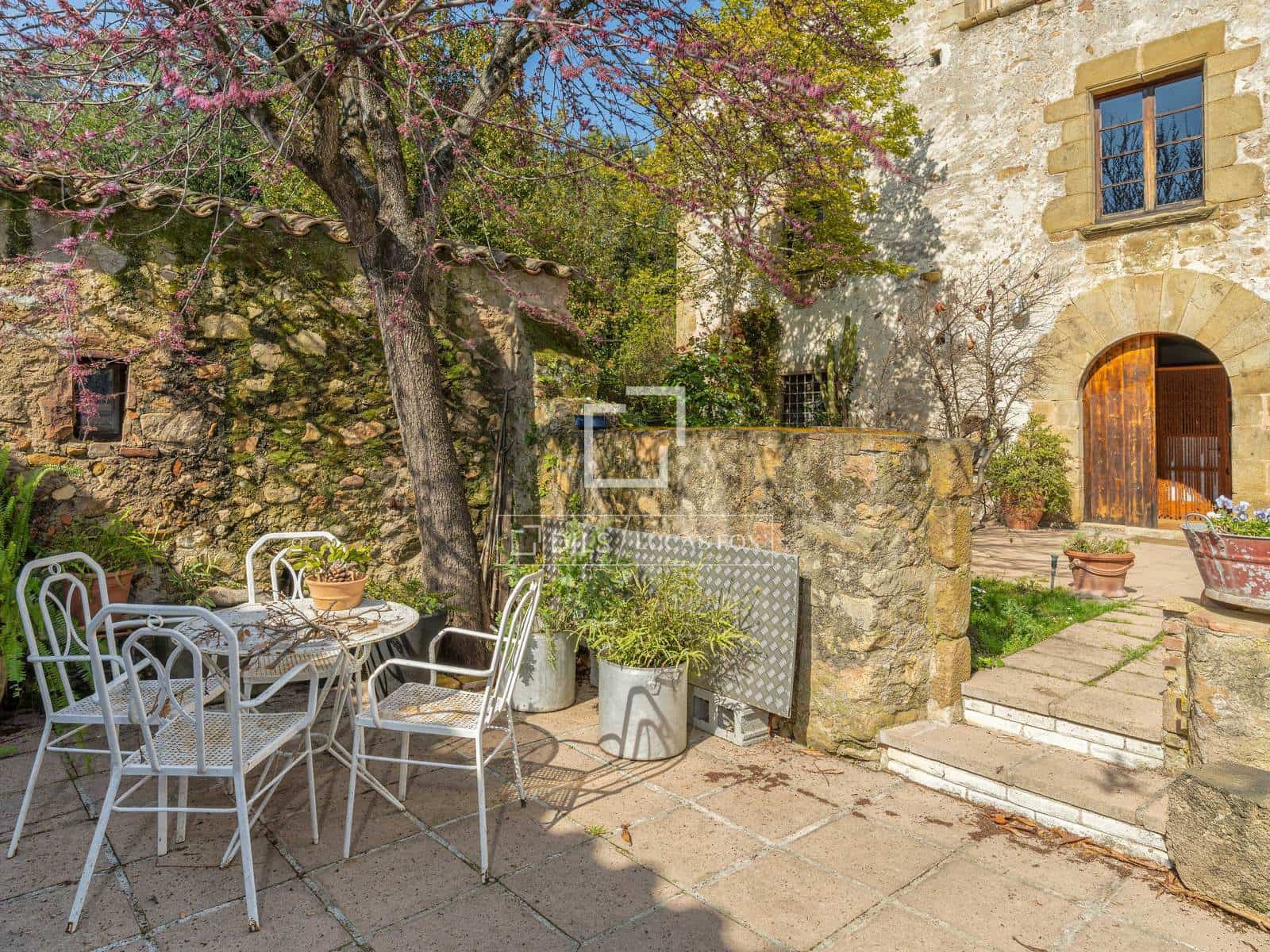 12 soverom Finca/Herregård til salgs i Angles med svømmebasseng garasje - € 1 500 000 (Ref: 9743030)