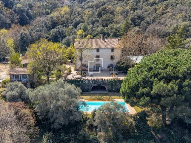 12 soveværelse Finca/Landehus til salg i Anglès med swimmingpool garage - € 1.500.000 (Ref: 9743030)