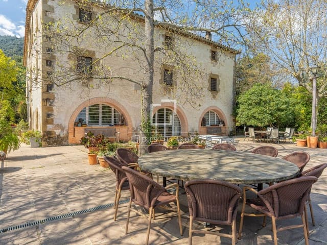 12 soveværelse Finca/Landehus til salg i Anglès med swimmingpool garage - € 1.500.000 (Ref: 9743030)