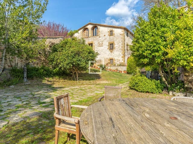 12 soveværelse Finca/Landehus til salg i Anglès med swimmingpool garage - € 1.500.000 (Ref: 9743030)