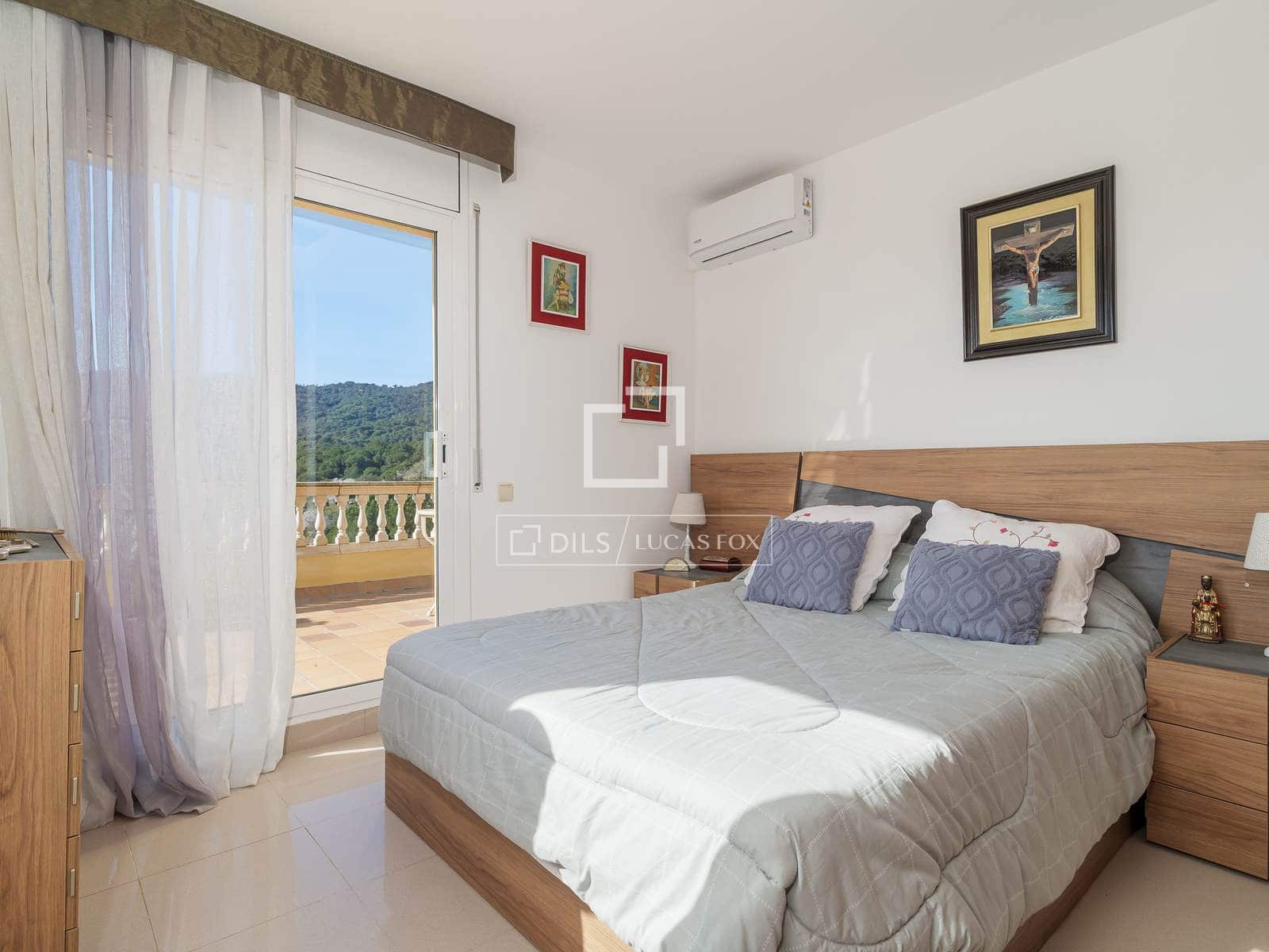 4 sypialnia Willa na sprzedaż w Vilassar de Dalt z basenem garażem - 750 000 € (Ref: 9743996)