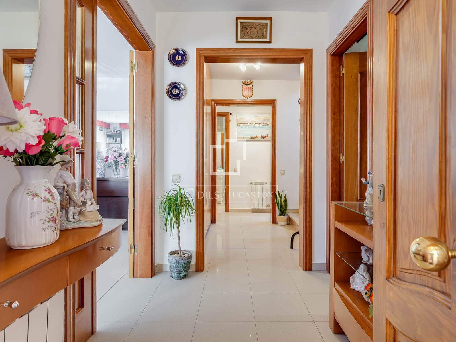 4 sypialnia Willa na sprzedaż w Vilassar de Dalt z basenem garażem - 750 000 € (Ref: 9743996)