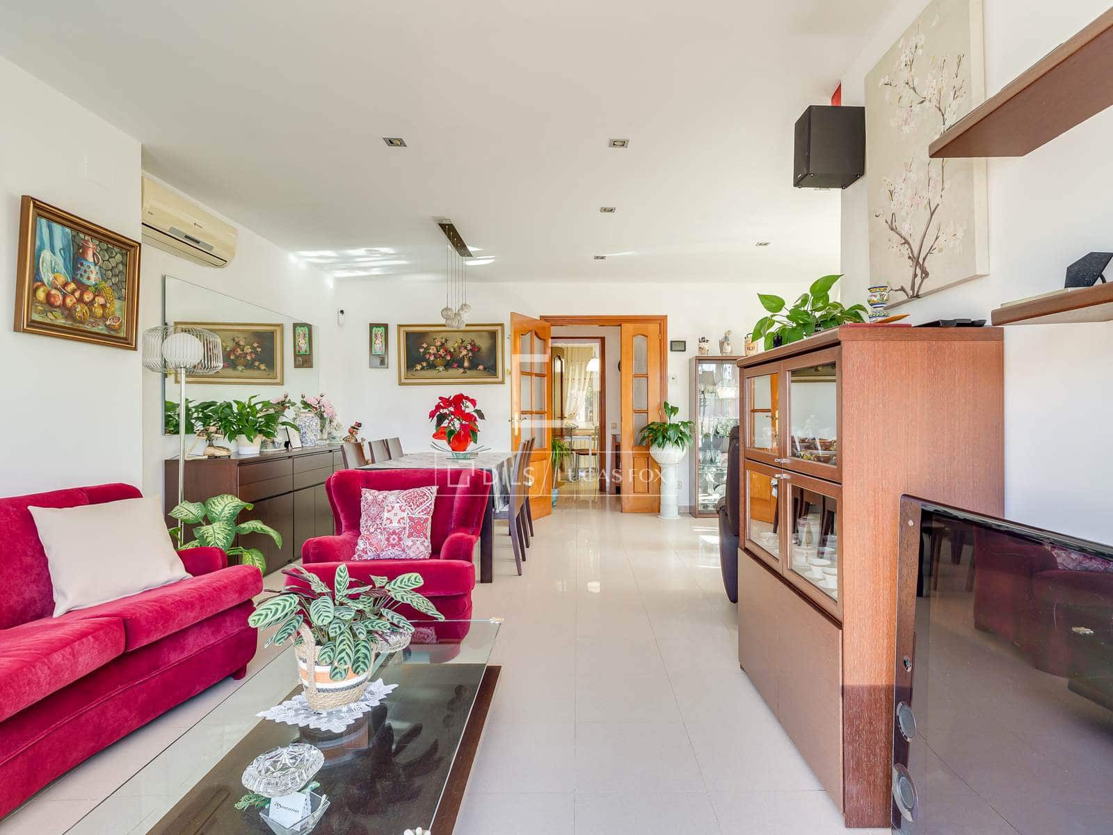 4 sypialnia Willa na sprzedaż w Vilassar de Dalt z basenem garażem - 750 000 € (Ref: 9743996)