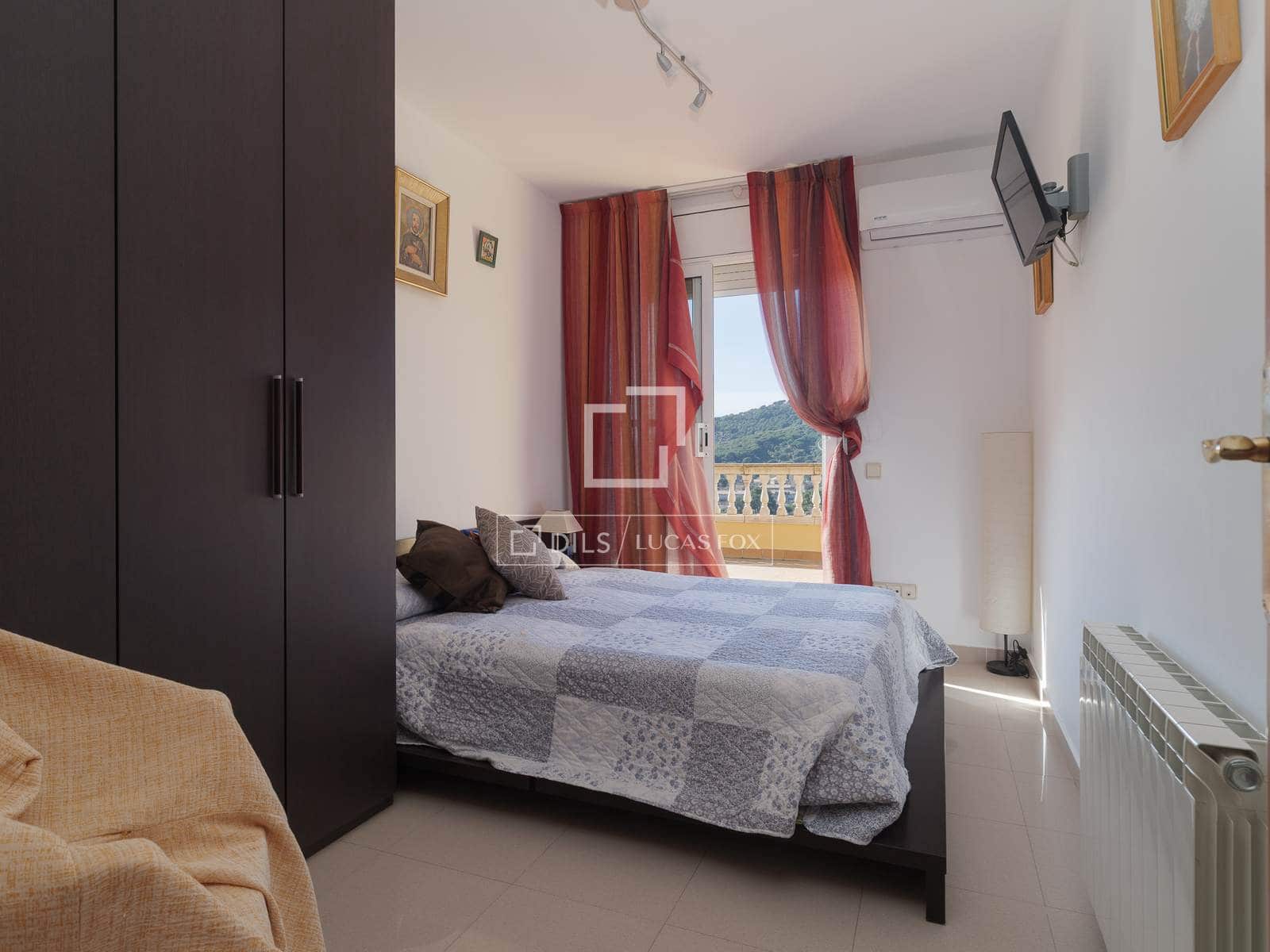 4 sypialnia Willa na sprzedaż w Vilassar de Dalt z basenem garażem - 750 000 € (Ref: 9743996)