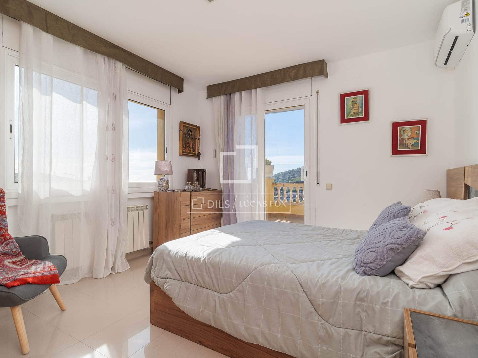 4 sypialnia Willa na sprzedaż w Vilassar de Dalt z basenem garażem - 750 000 € (Ref: 9743996)