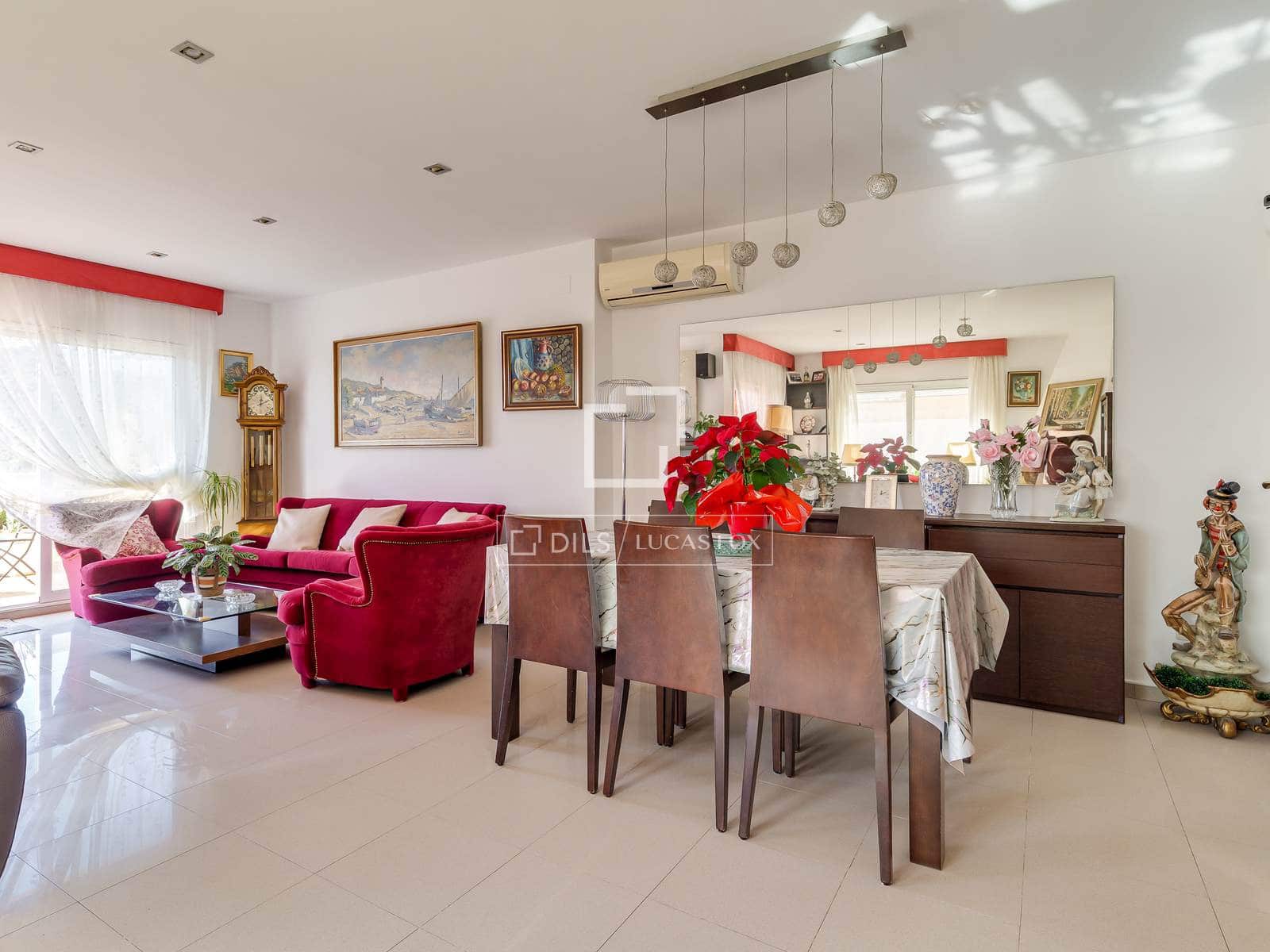 4 sypialnia Willa na sprzedaż w Vilassar de Dalt z basenem garażem - 750 000 € (Ref: 9743996)