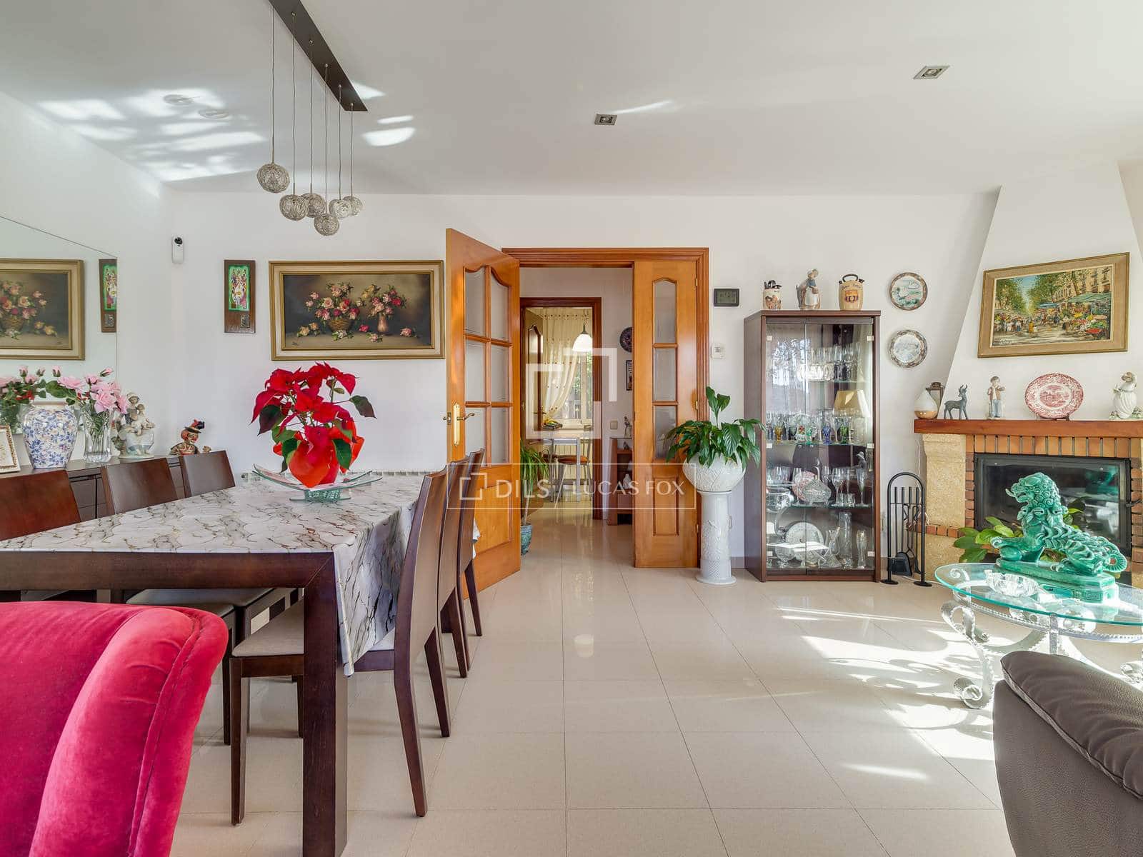 4 sypialnia Willa na sprzedaż w Vilassar de Dalt z basenem garażem - 750 000 € (Ref: 9743996)