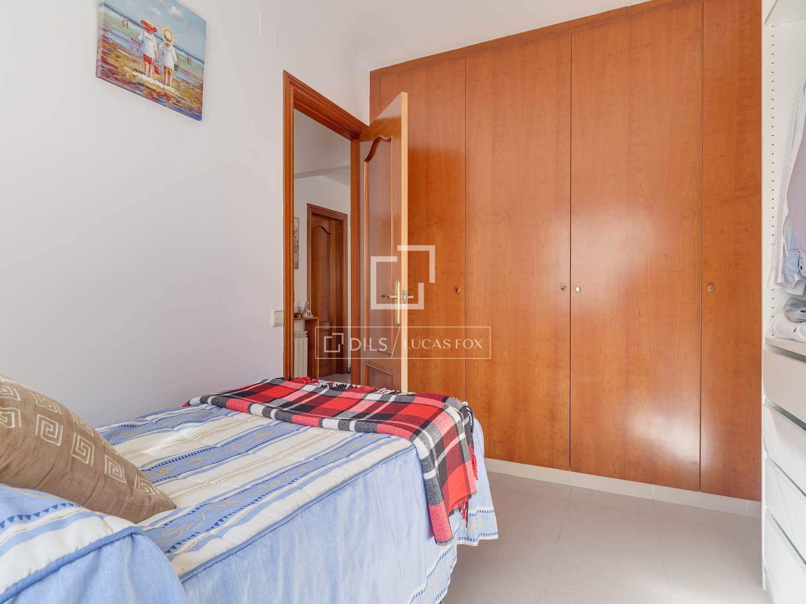 4 sypialnia Willa na sprzedaż w Vilassar de Dalt z basenem garażem - 750 000 € (Ref: 9743996)