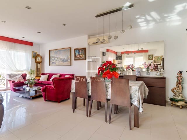 4 sypialnia Willa na sprzedaż w Vilassar de Dalt z basenem garażem - 750 000 € (Ref: 9743996)