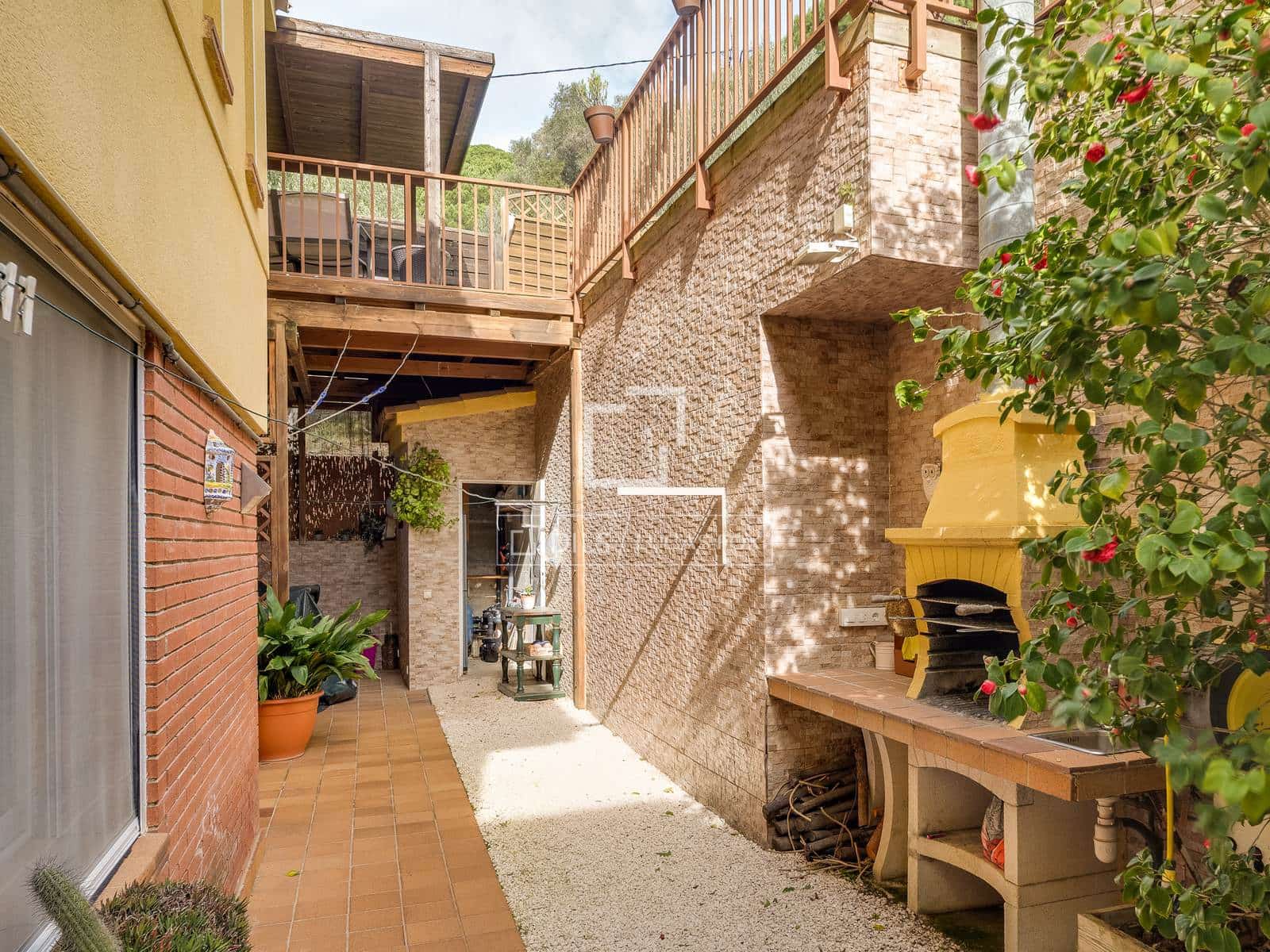 4 sypialnia Willa na sprzedaż w Vilassar de Dalt z basenem garażem - 750 000 € (Ref: 9743996)