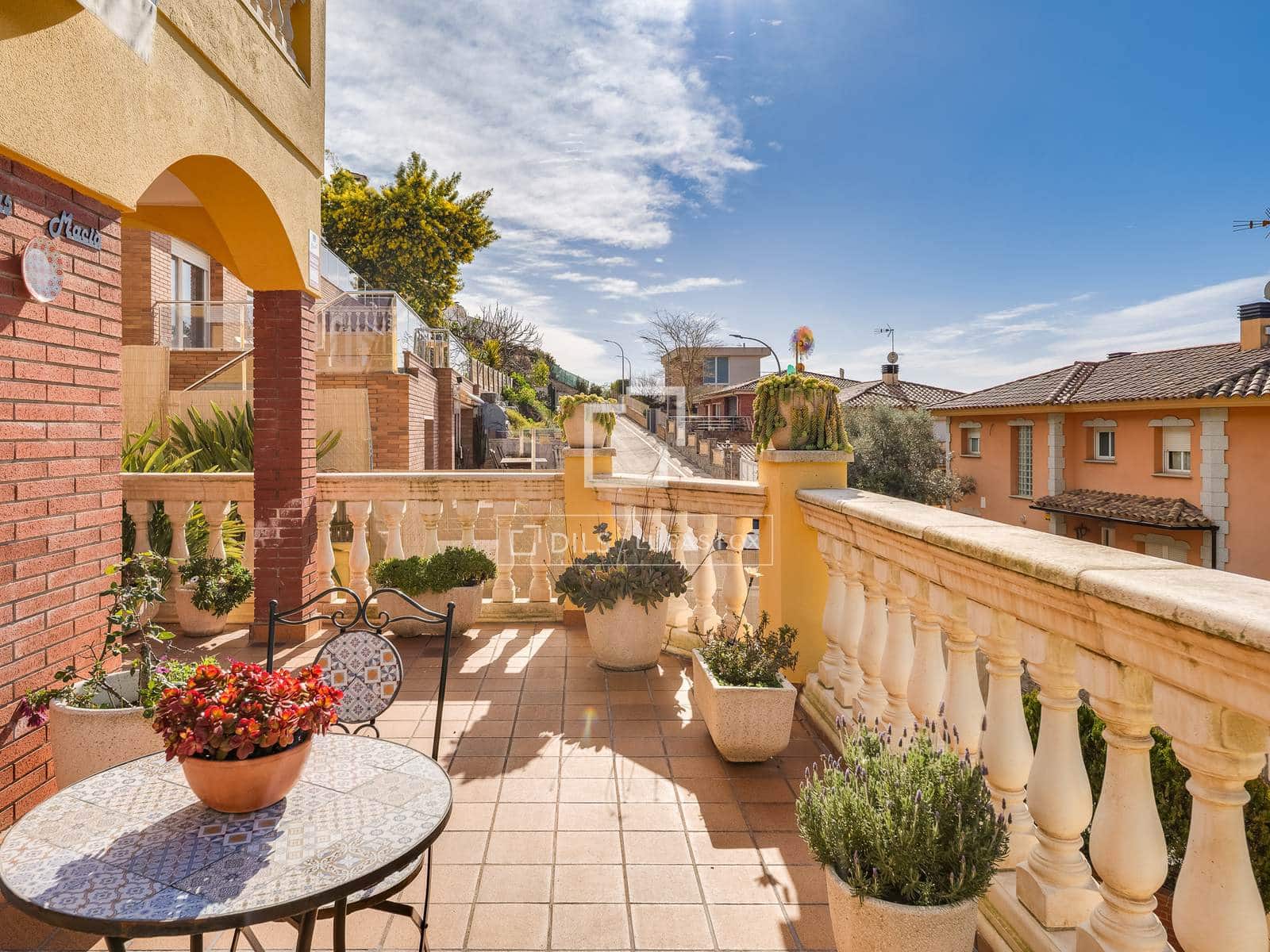 4 sypialnia Willa na sprzedaż w Vilassar de Dalt z basenem garażem - 750 000 € (Ref: 9743996)