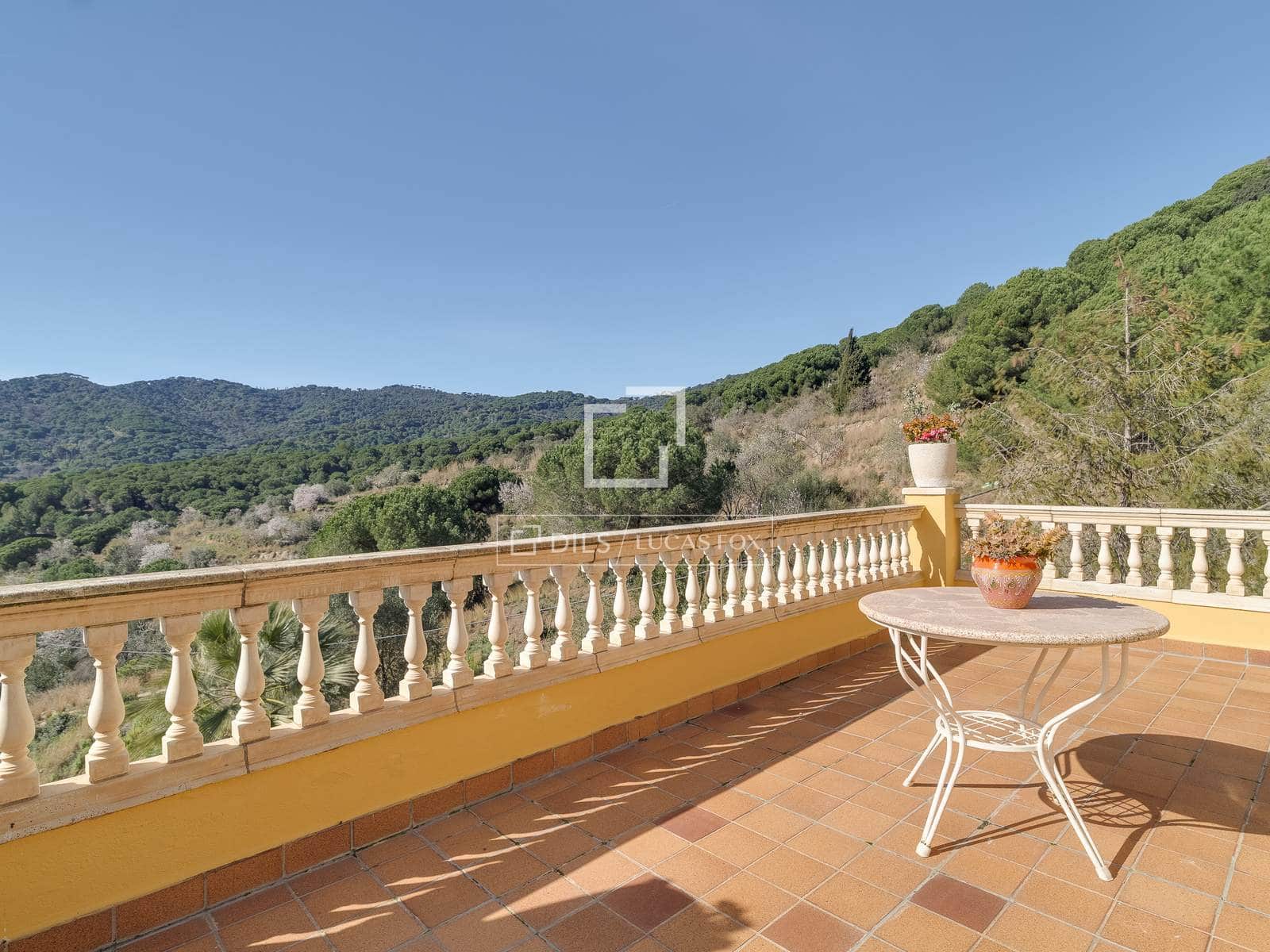 4 sypialnia Willa na sprzedaż w Vilassar de Dalt z basenem garażem - 750 000 € (Ref: 9743996)