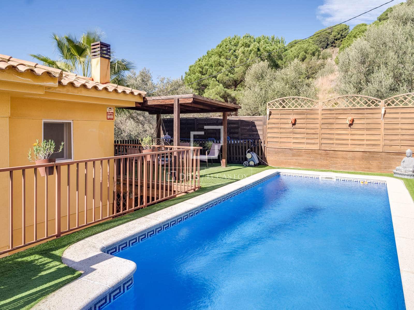 4 sypialnia Willa na sprzedaż w Vilassar de Dalt z basenem garażem - 750 000 € (Ref: 9743996)